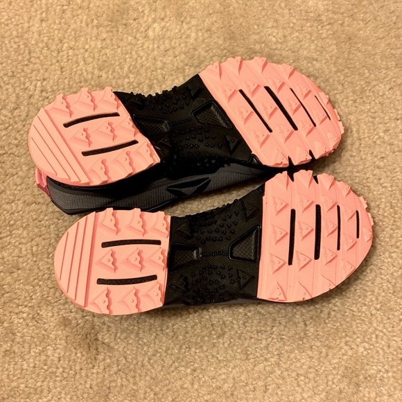 NIB Reebok Women’s All Terrain Craze Running Shoes Size 6 - Picture 7 of 9